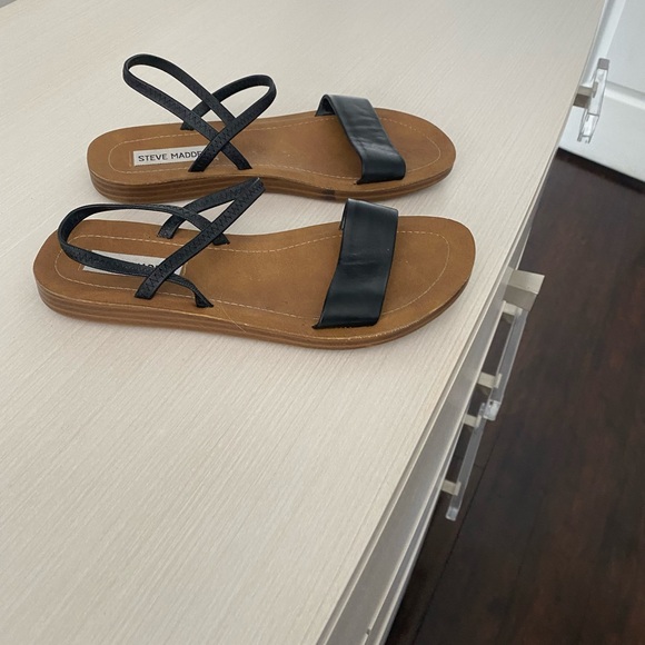 Sandals - Picture 2 of 2